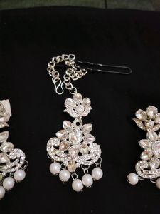 silver and golden set