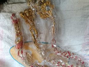 Embellished Golden Tassels Paranda