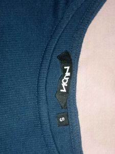 Ribbed,navy blue tank top