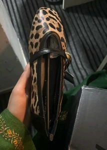 Chic Leopard Print Ballet Flats
