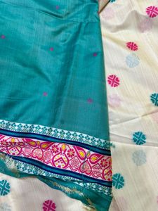 Elegant Off-White Saree with Pink &amp; Teal Motifs