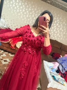 Stunning Red Floral Embellished Gown🎀❤️