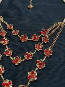 Gold Tone Necklace &amp; Earring Set