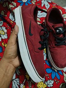 Maroon Nike Casual Shoes
