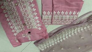 Beautiful Pink Embroidered Kurta Set