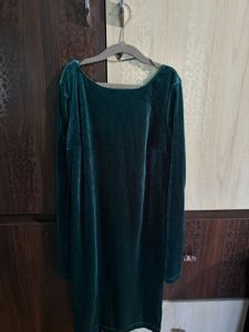 Elegant emerald green Velvet Dress