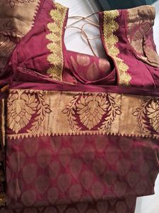 Elegant Maroon &amp; Gold kanchipuram Saree &amp; blouse