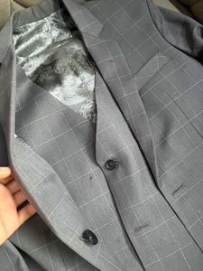 ✨ Elegant Grey Checked 3-Piece Suit Set ✨