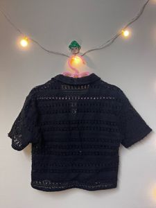 Chic Black Cropped Knit Top