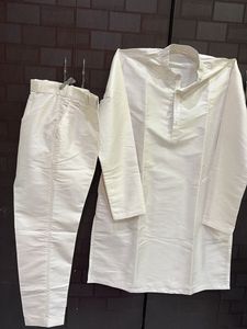 Men's off white Kurta and Pajama Set