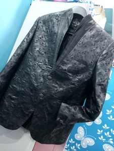 Beautiful trendy only black blazer