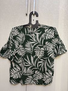 Trendy Tropical Leaf Print Top