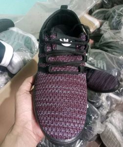NEW NO USED SPORTS SHOES FOR MEN AND WOMEN.