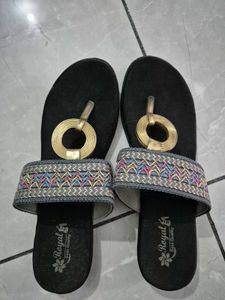 Stylish Women's Black Flat Sandals
