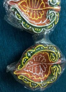 Decorative Leaf Shaped Diyas (Set of 2)