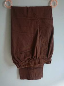 Men's Relaxed Fit Brown Trousers new but not with