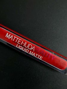 Huda Beauty Liquid Matte Lipstick