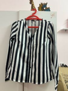 Chic Black &amp; White Striped Button-Up Top