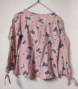 Women Pink top.