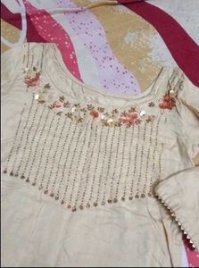 Elegant Embroidered Kurti Set