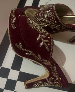 Embellished Velvet Wedge Heels 👠