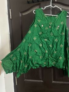 Green Sleeveless Kurta with Golden Print