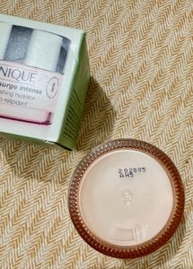 Clinique Moisture Surge Intense Hydrator