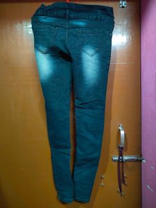 Ripped Skinny Jeans