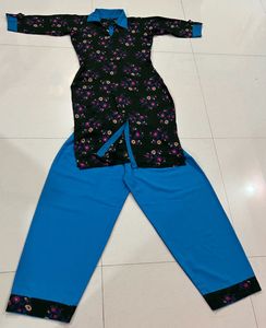 Floral Print Top &amp; Blue Pant Set