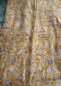 Elegant Yellow Embroidered Kurta Set🥰