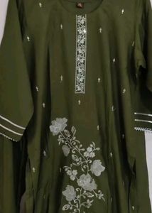 Elegant Olive Green Embroidered Kurta