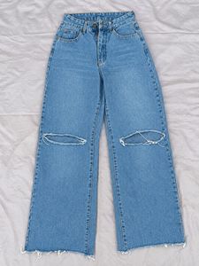 Distressed Wide Leg Jeans