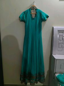 Elegant Green &amp; Gold Ethnic Gown