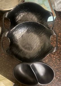 2 serving bowls & saucers