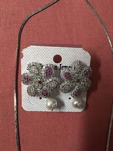 Stunning Flower Necklace &amp; Earring Set