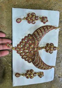Exquisite Diamond Necklace &amp; Earring Set