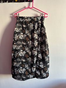 Black Floral Slit Skirt Xs Size