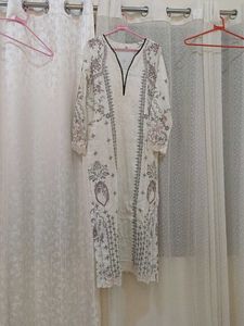 Elegant White Embroidered Kurta