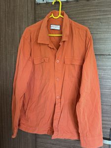 ORANGE BUTTON UP