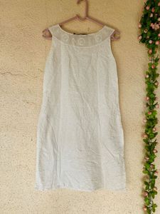 White Sleeveless Casual kurti/tunic