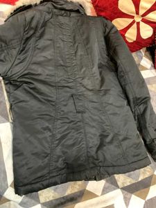 Chic Fur-Lined Winter Jacket
