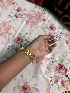 Elegant Gold Tone Women's Watch