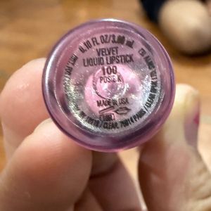 Kylie Cosmetics velvet matte Lipstick - poise k