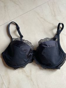 Elegant Black Lace Trim Bra