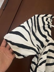 Stylish Zebra Print Ruched Top