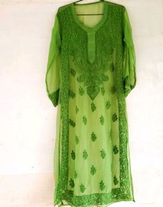 Trendy Chickenkari green Kurthi 💚
