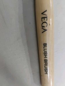 VEGA Blush Brush