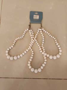 Three Pieces Elegant White Beaded Necklace Set