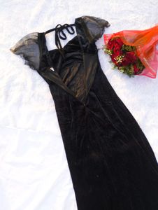 🥀Gorgeous Black Velvet Maxi Dress🥀