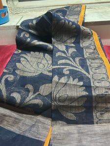 Elegant Blue dupatta with Floral Motifs